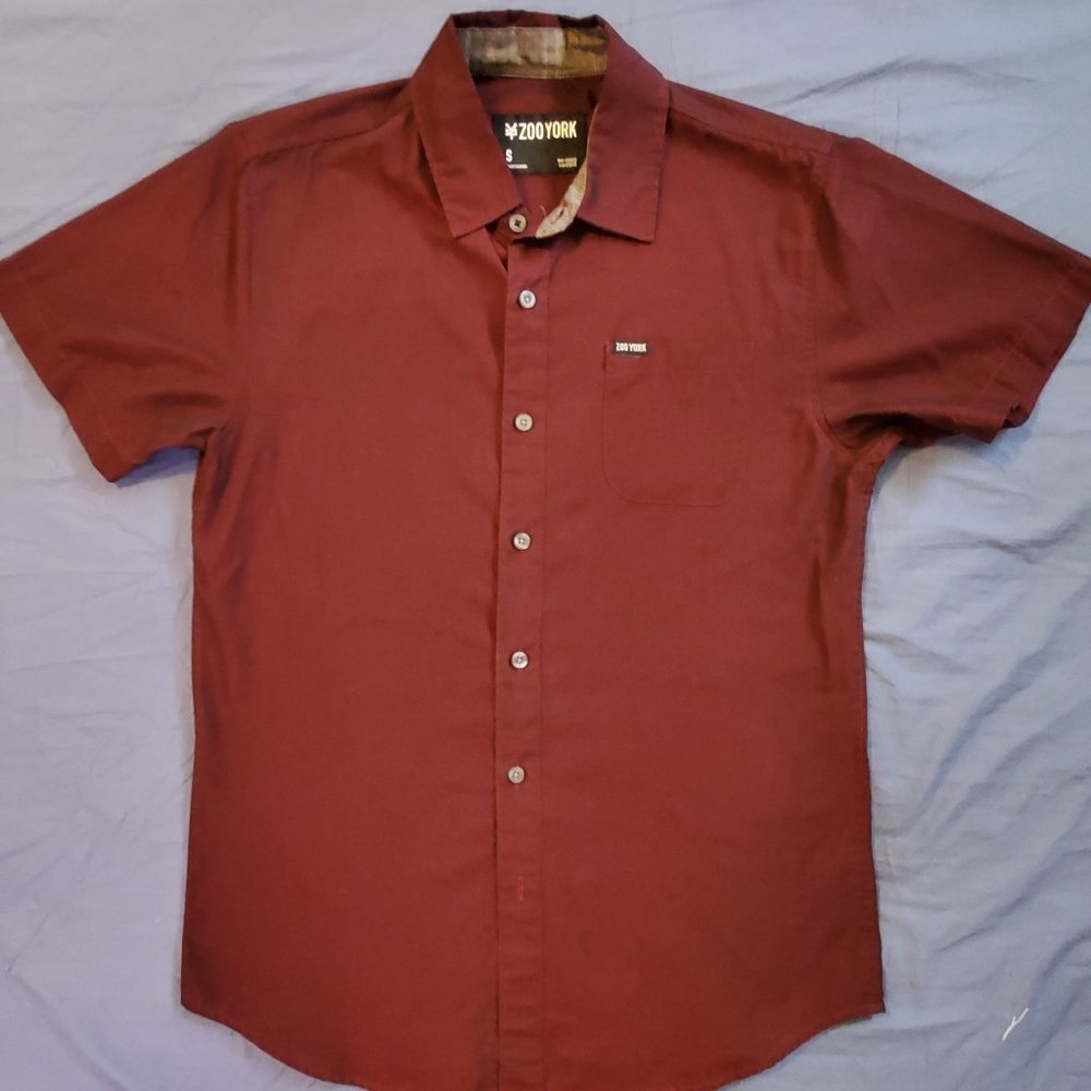 Zoo York Maroon Short Sleeve Button Down Men's Sm